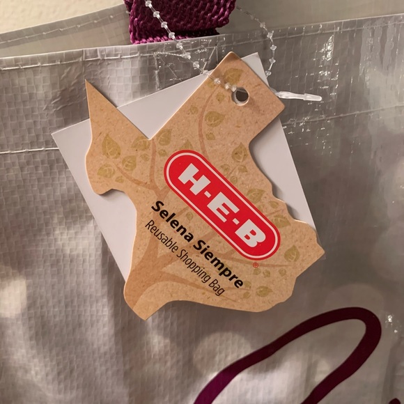 (2) 2018 LIMITED EDITION “Siempre Selena” Totes - Picture 5 of 5